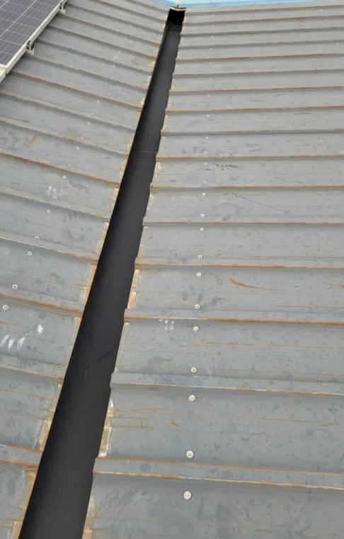 Rénovation par chemisage de noue avec membrane EPDM - 01200 VALSERHONE, Bellegarde-sur-Valserine, Attila Oyonnax